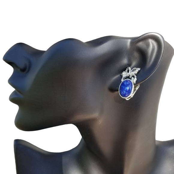 SARAH COVENTRY VINTAGE "BLUE HAWALLI" SILVERTONED CLIP ON EARRINGS - Picture 2 of 5